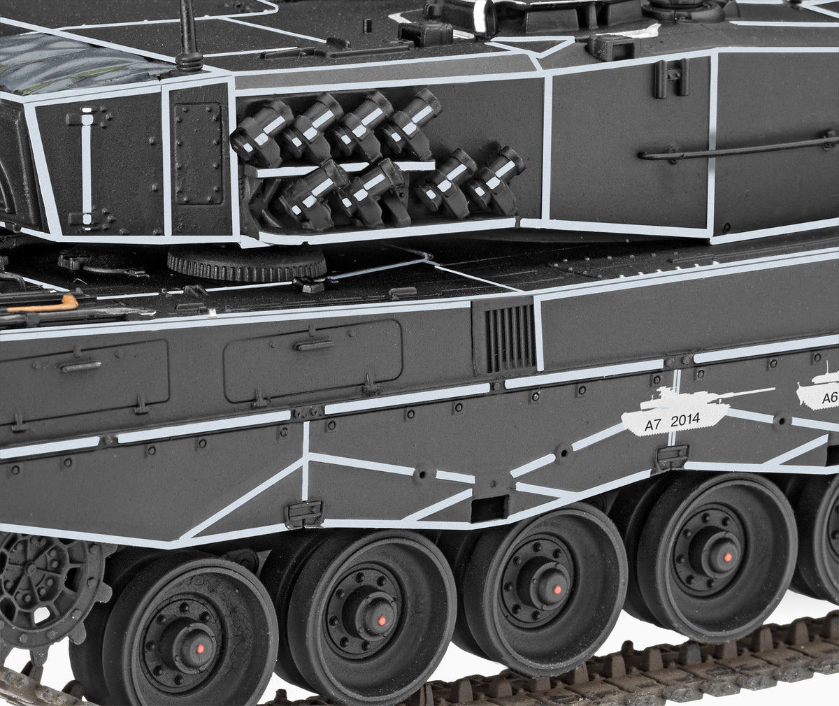 Leopard 2A4  - Special Decoration 40th anniversay