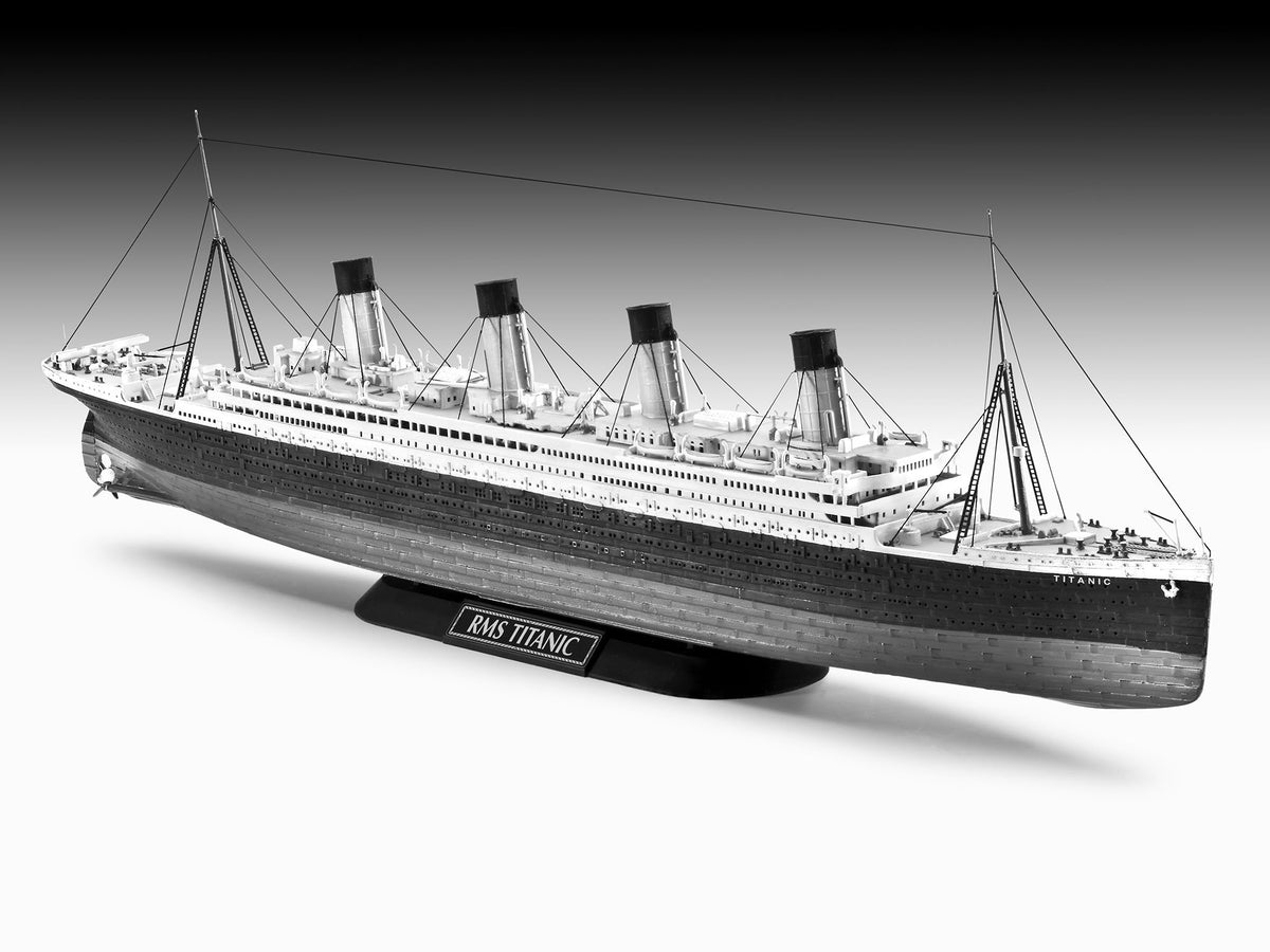 R.M.S. TITANIC
