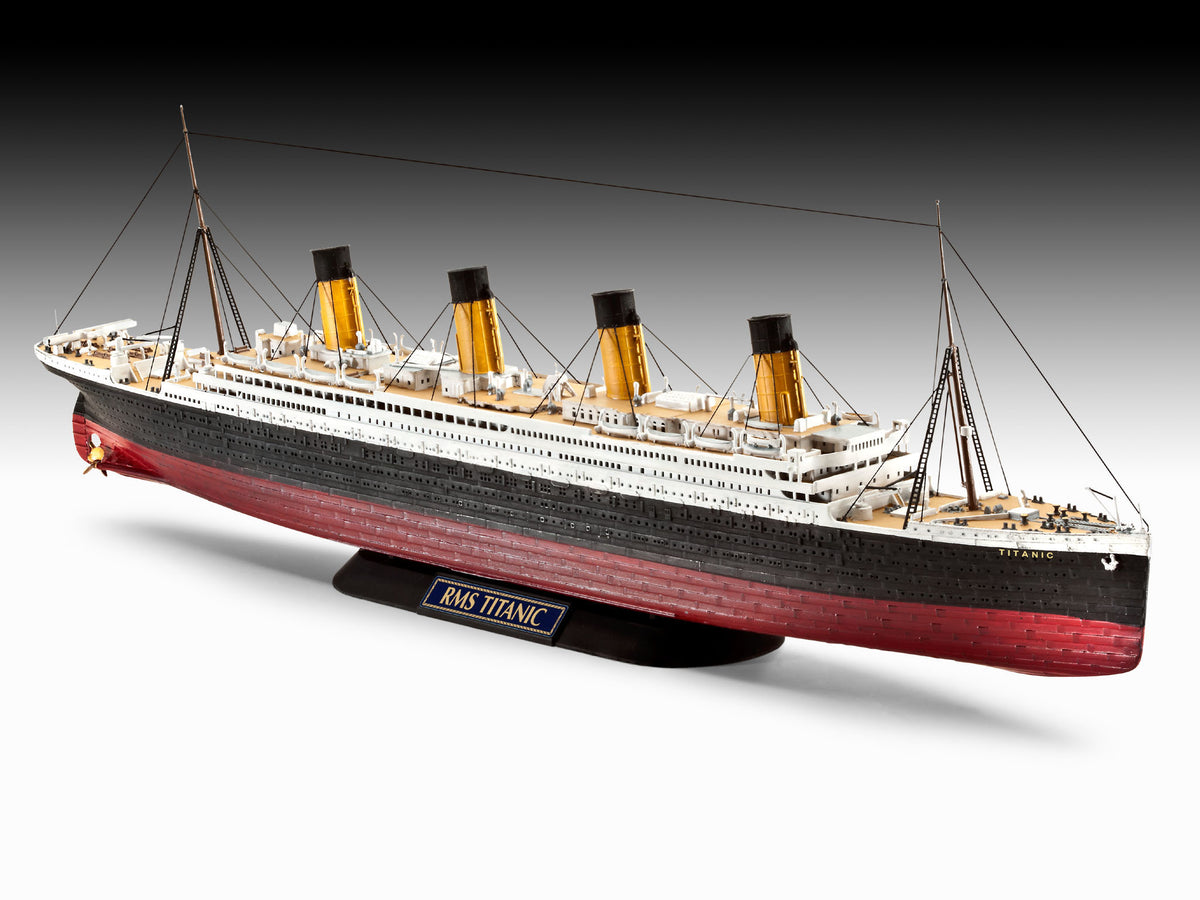 R.M.S. TITANIC