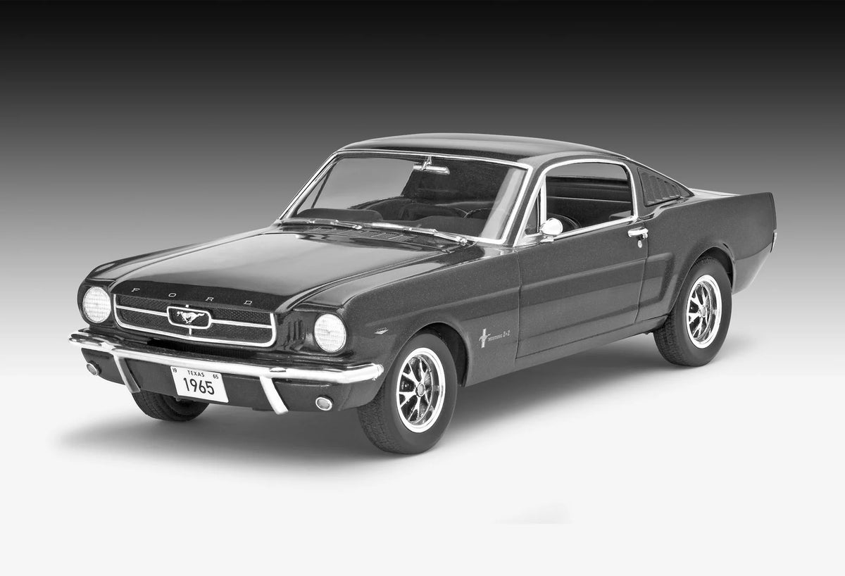 Set di modellini Ford Mustang 2+2 Fastback del 1965