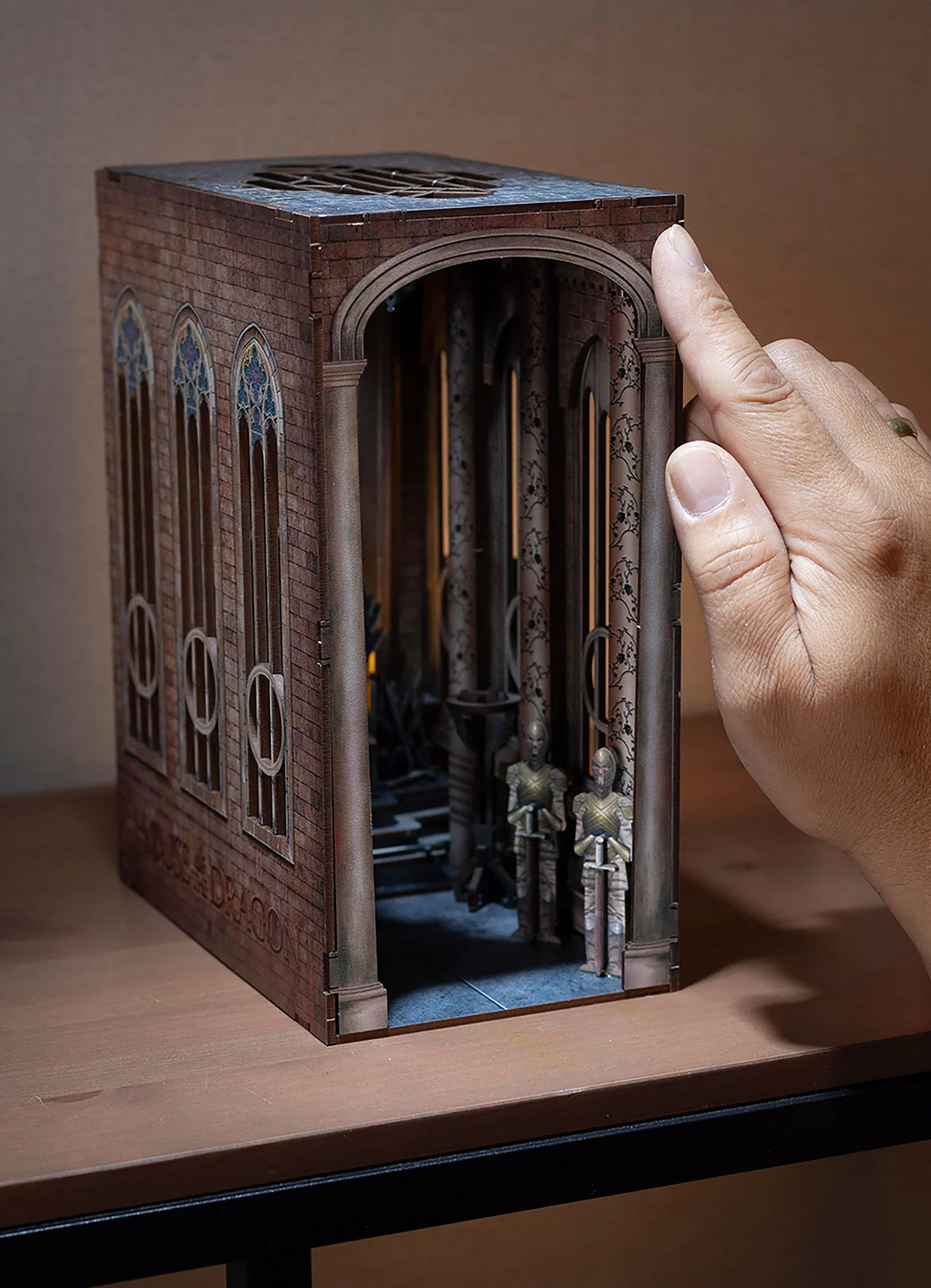 Tiny Adventures - Casa del Dragón "Trono de Hierro