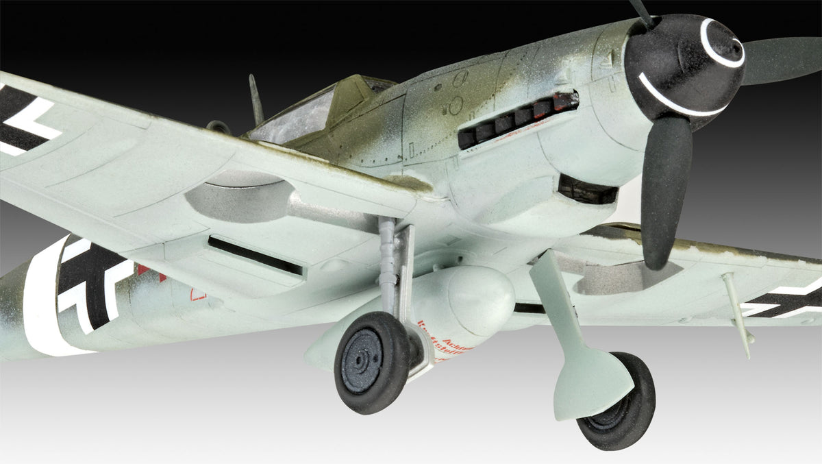 Model Set Combat Set Bf109G-10 & Spitfire Mk.V