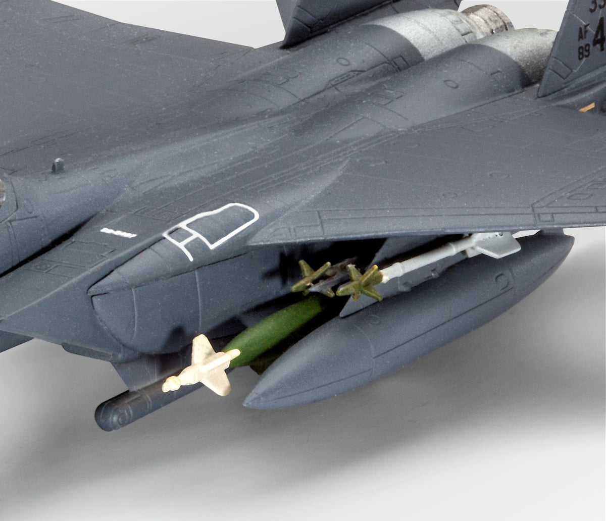 Starter Kit F-15E Strike Eagle & bombs
